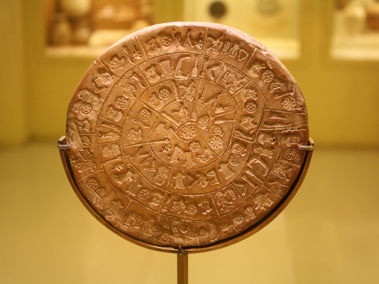 The Phaistos Disc Reveals Its Secrets - History Crete