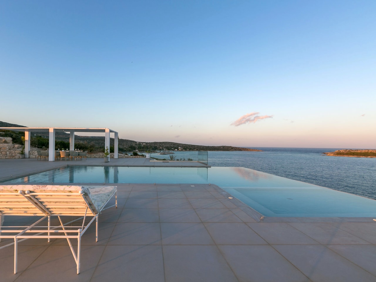 Breaking : 10% OFF in April & May For Villa Imperial, Loutraki, Chania, Crete