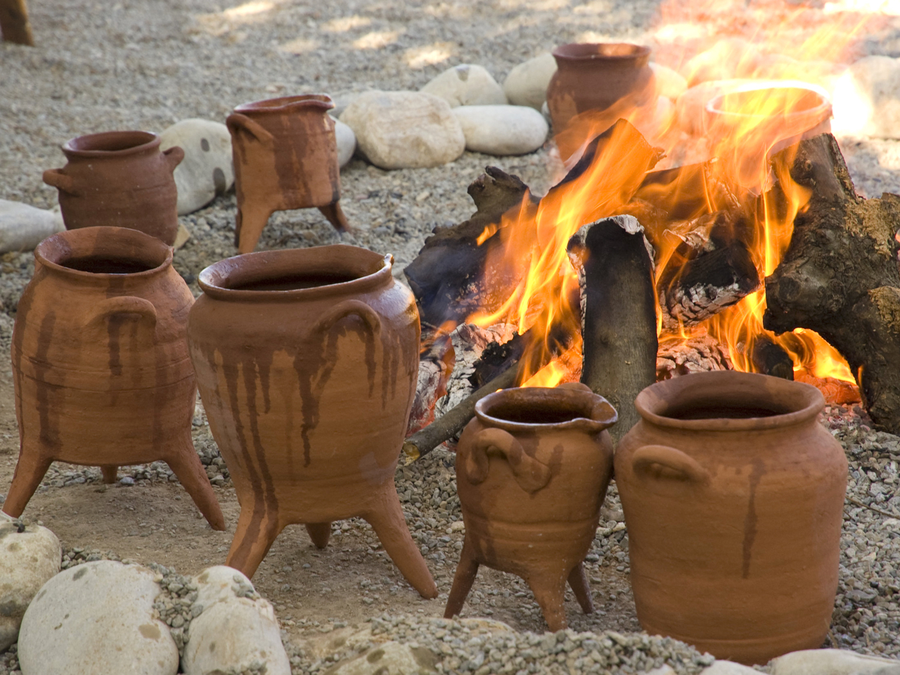 Food, History, Pots and People & Minoan In Lovely Crete