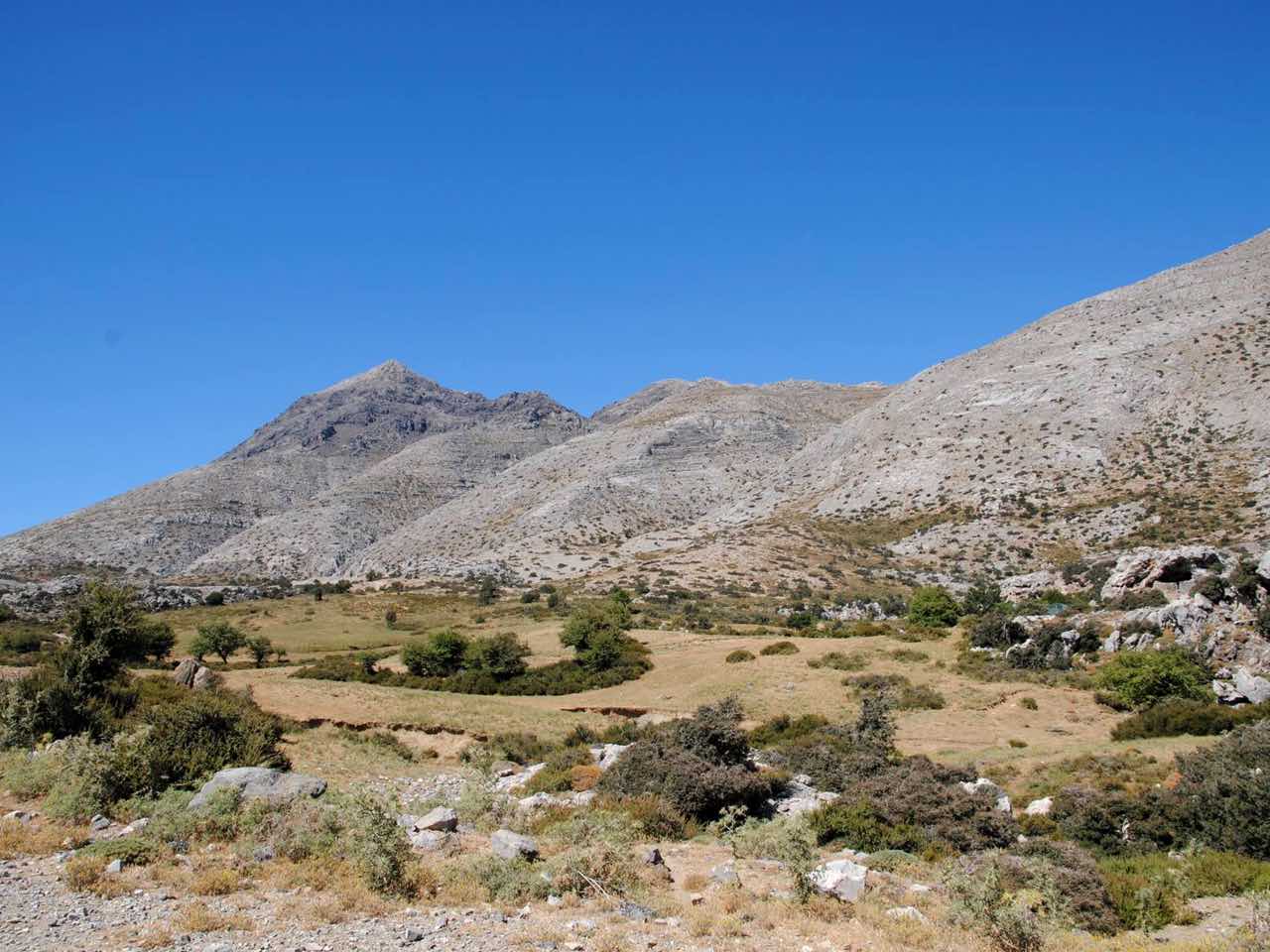 The best 3 trails to hike to Timios Stavros, of Idi or Psiloritis Mountain