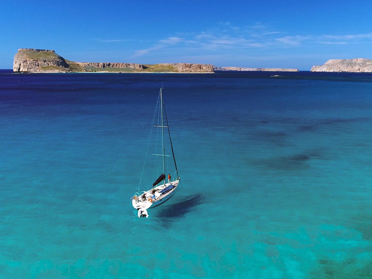 Sailing to some amazing islands in Chania region