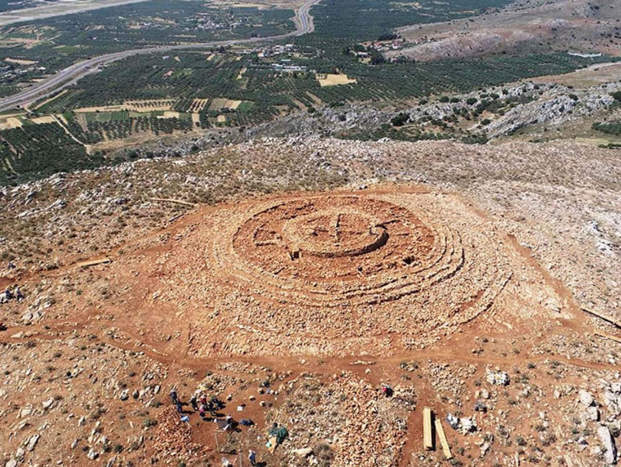 A nearly 4,000-year-old Minoan structure, discovered atop a hill near new Kastelli Airport in Crete