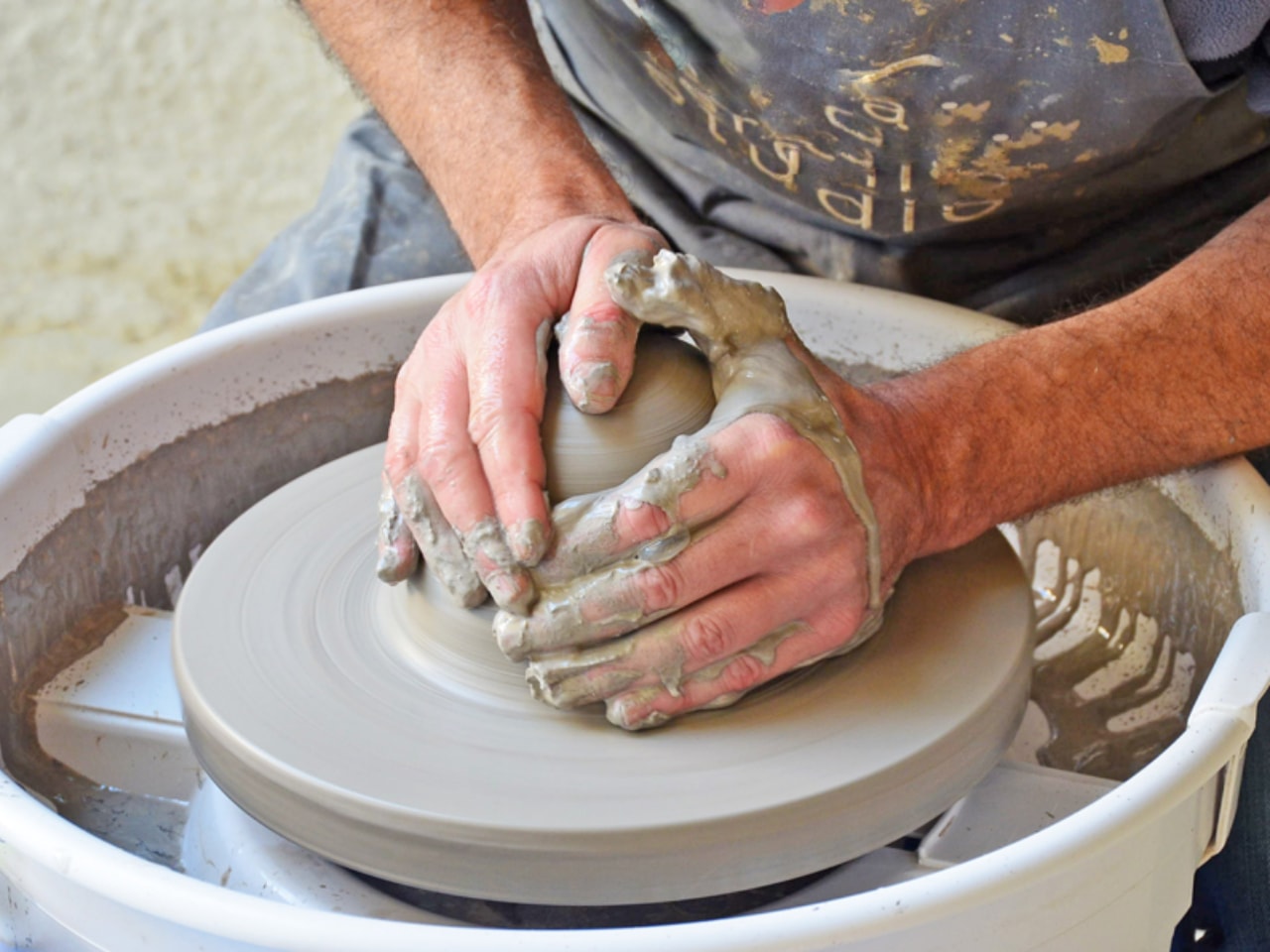 Minoan Ceramic Pottery Tradition
