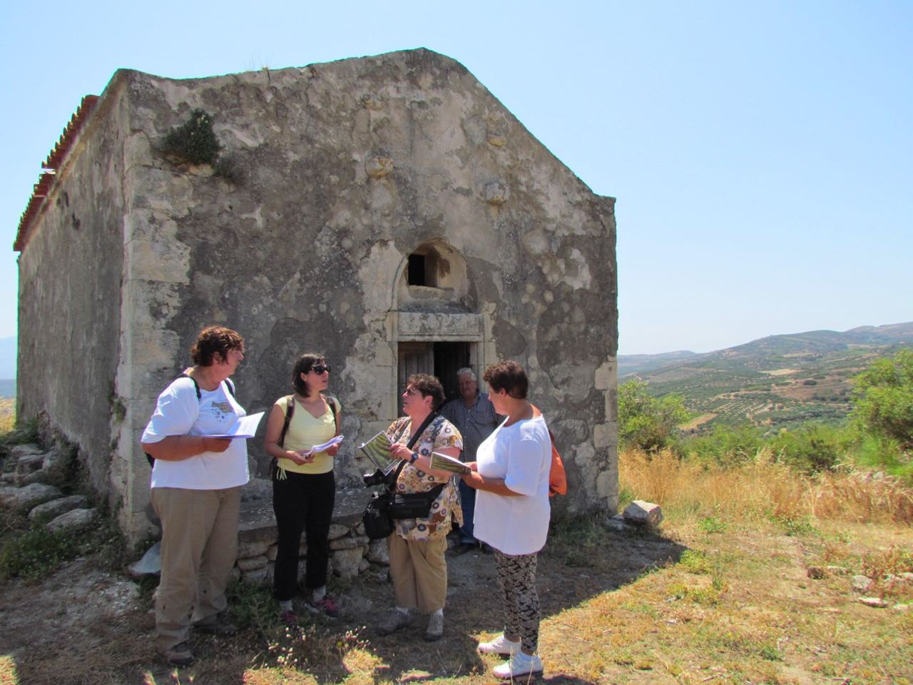 The secret aromas of Cretan wines, A fascinating tour guided by an Enologist, wine tasting workshop heraklion crete, activities heraklion crete, learn more cretan wine, best wine tasting tour crete, things to do heraklion crete, cretan food and wine