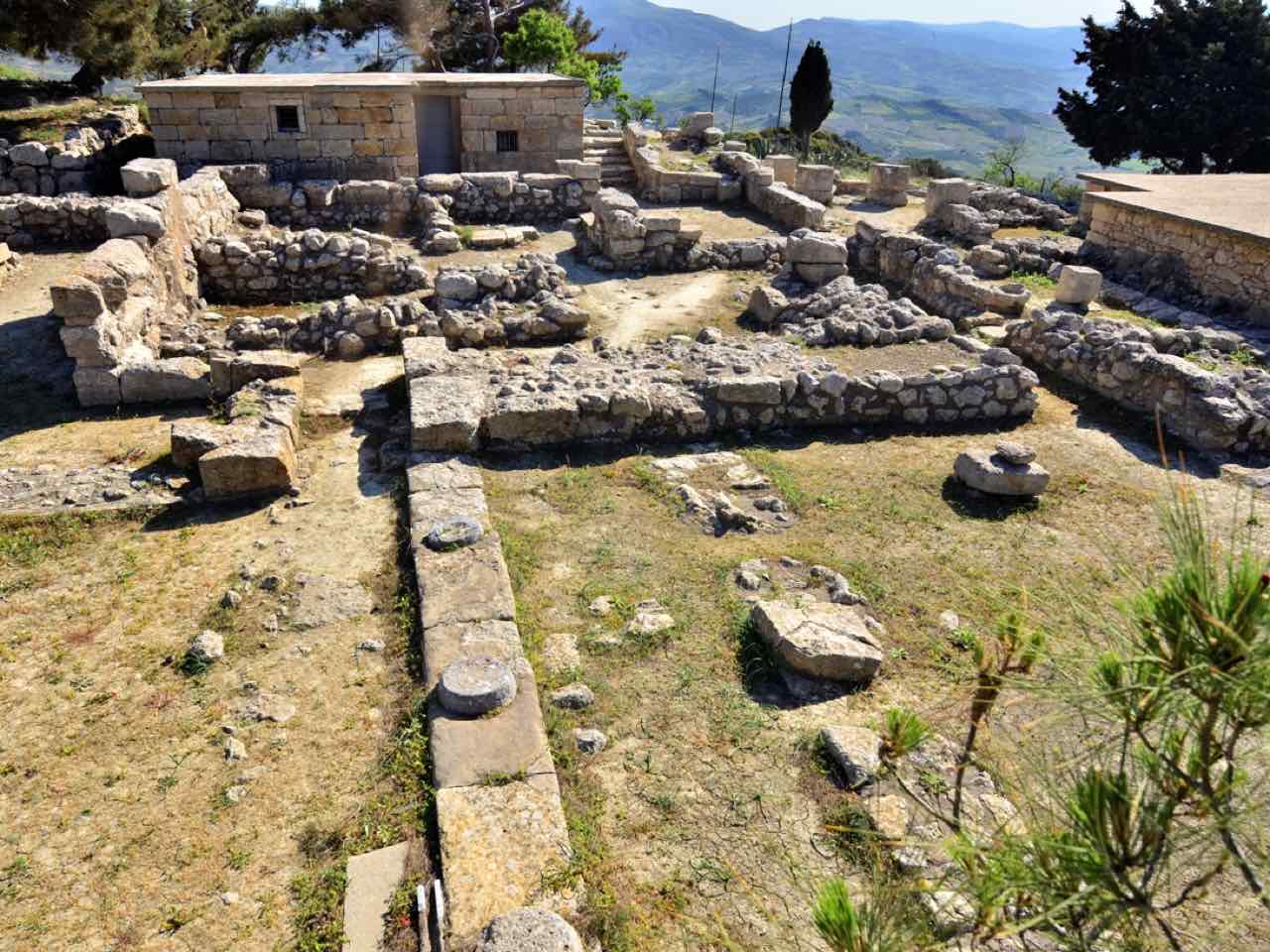 The secret aromas of Cretan wines, A fascinating tour guided by an Enologist, wine tasting workshop heraklion crete, activities heraklion crete, learn more cretan wine, best wine tasting tour crete, things to do heraklion crete, cretan food and wine