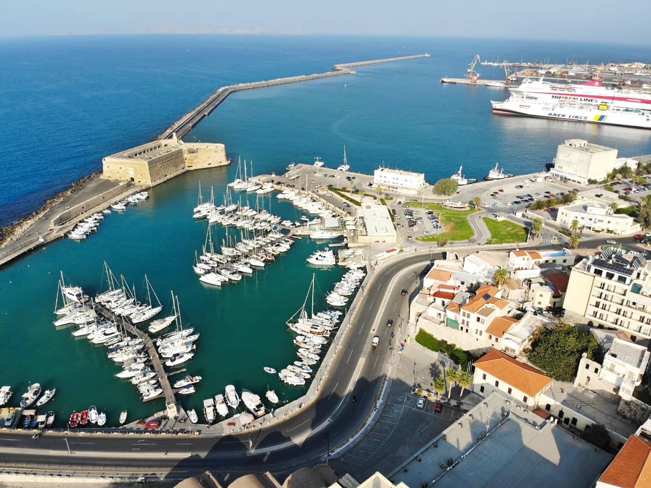 A Tour of the City of Heraklion crete, cultural tour iraklion crete, heraklion crete activiities, heraklion city tour self guided, best places to visit heraklion, what to do heraklion crete, koules fortress, morosini krini, st titos, st minas church, food tour heraklion