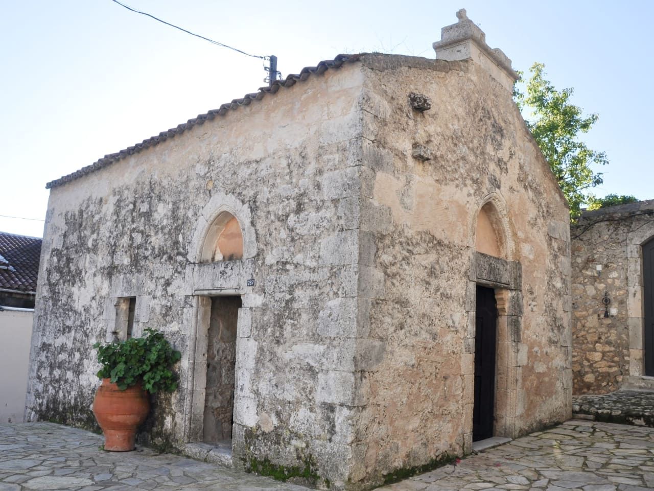 Most fascinating e-bike experience and love story in central Crete, ebike tours crete, episkopi crete e-bike tour, crete travel, crete activities, bicycle tour heraklion crete, e bicycle tours crete, crete cycling