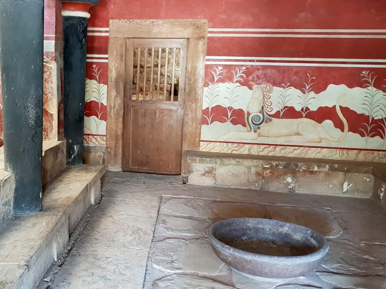 Minoan Palace Of Knossos & Archaeological Museum of Heraklion Private Tour, knossos museum iraklion tour, Archaeological Museum of Heraklion Private Tour, minoan palace of knossos best tour crete, heraklion activities, best things to do heraklion