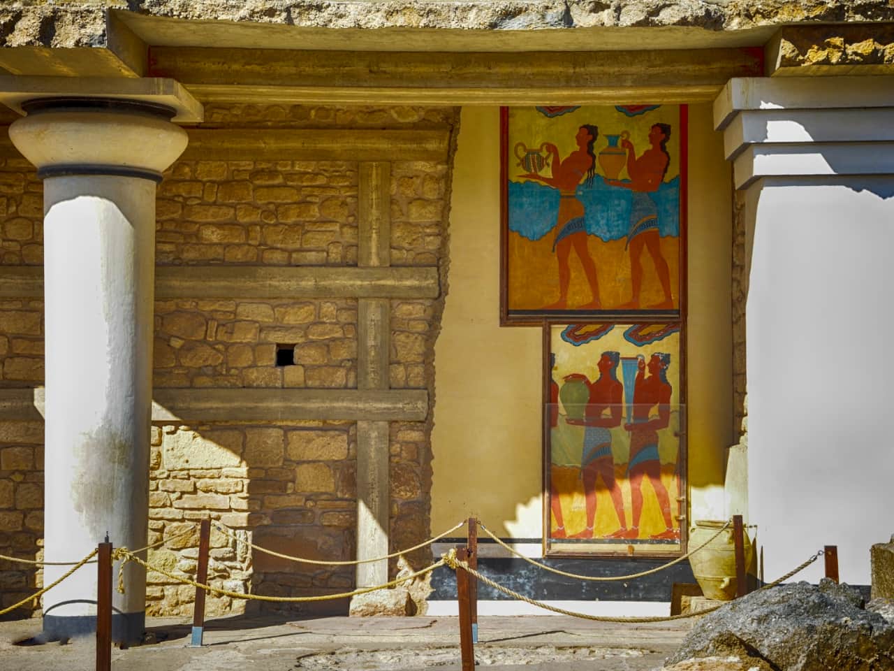 meet the minotaur, Palace of Knossos and the Archaeological Museum of Heraklion, historical tour knossos, historical tour heraklion crete, chania excursion tour to knossos and archaeological museum heraklion