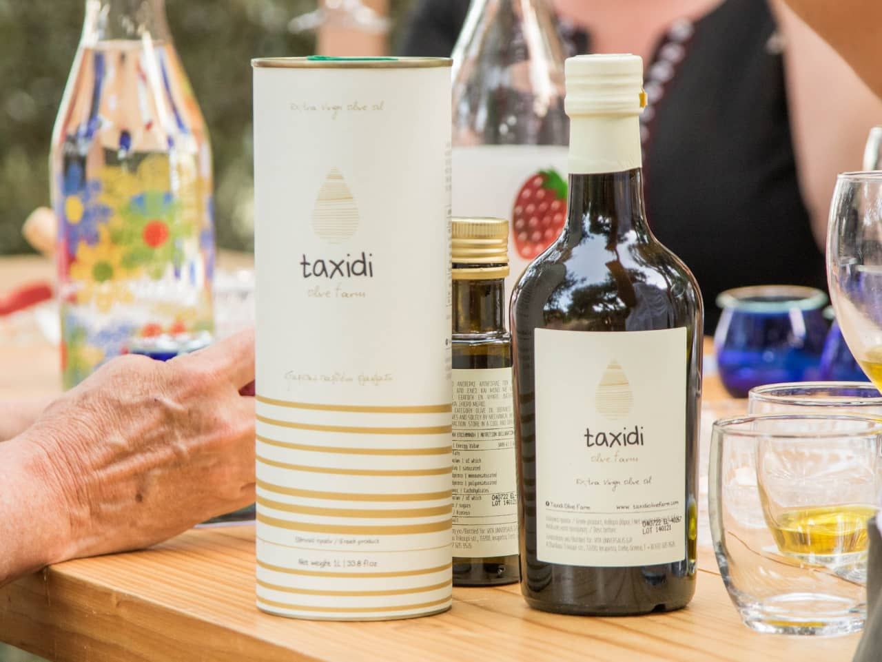 Olive oil tasting zakros, kato zakros olive oil tasting, east crete olive oil tasting, taxidi extra virgin olive oil, taxidi olive farm zakros, zakros crete olive oil tasting, crete travel, crete best activities, activities by locals