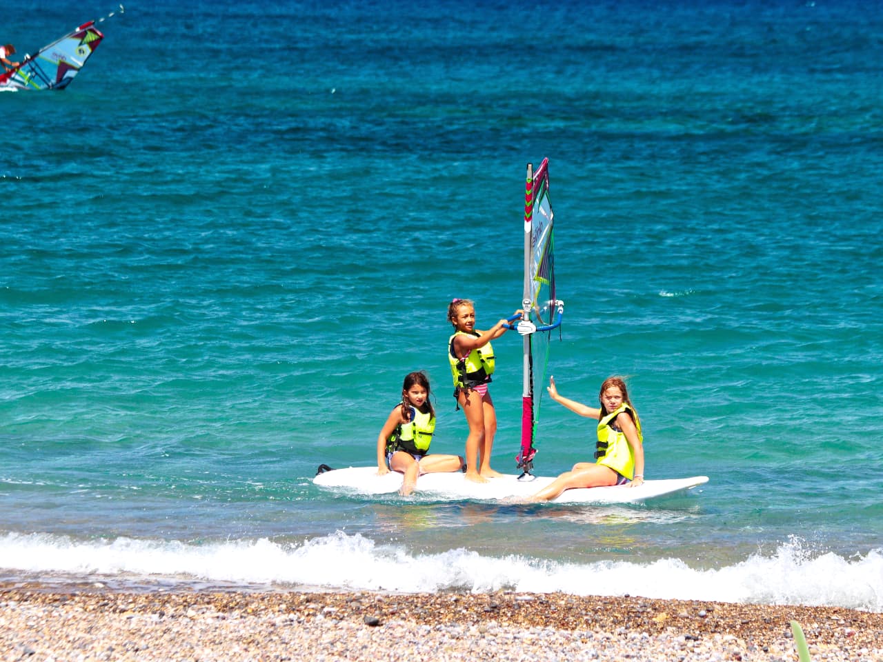 windsurfing lessons kouremenos beach, foil windsurfing lessons kouremenos, windsurfing rentals, foil windsurfing rentals east crete, kouremenos beach best place for windsurfing, best windsurfing center crete, best equipment for windsurfing crete