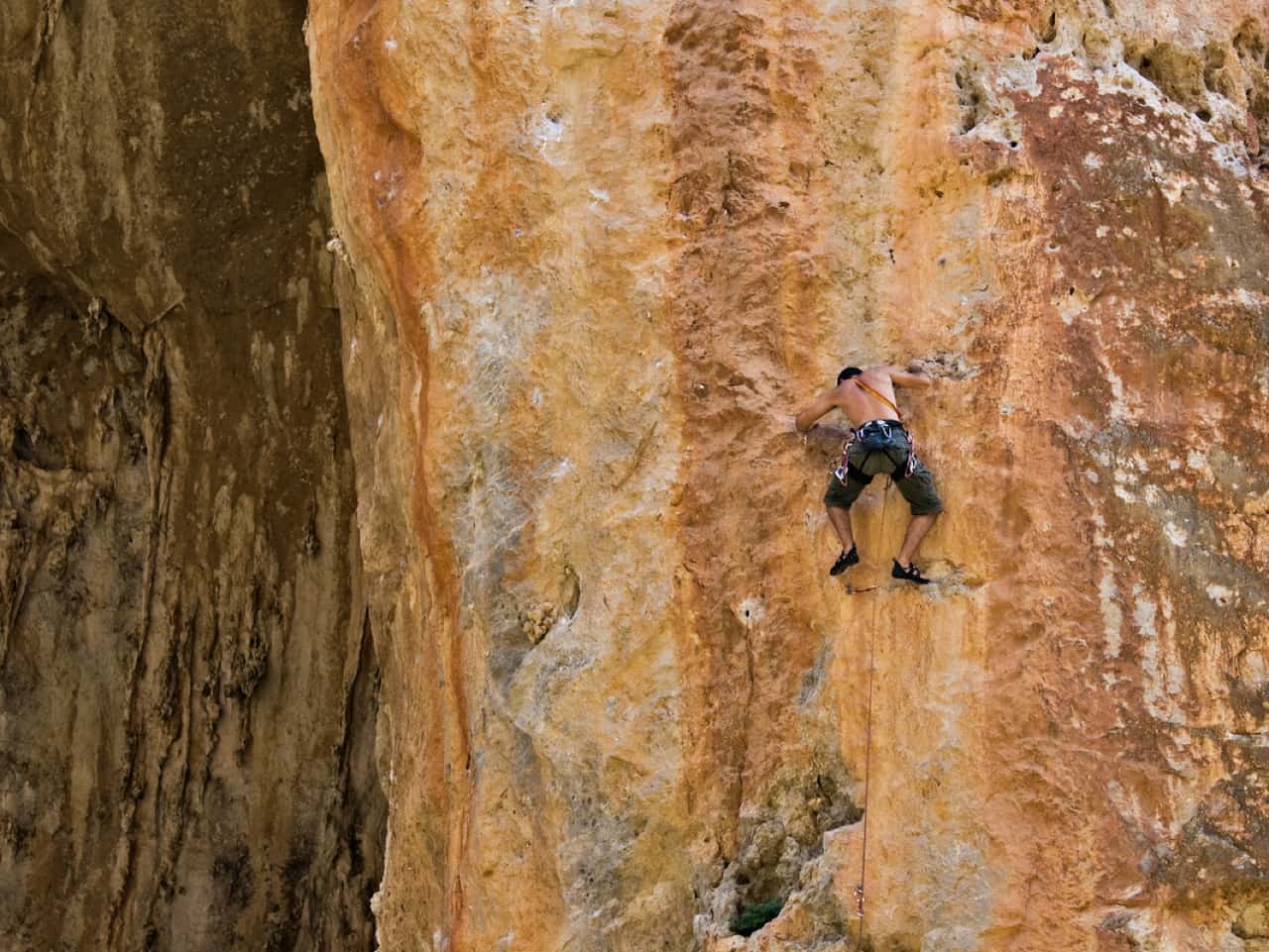 agiofarago gorge beach climbing, Agiofaraggo Aghiofaraggo, Agiofaragko, Ayiofaraggo Beach, south heraklion best beaches, best beach heraklion crete, activities heraklion