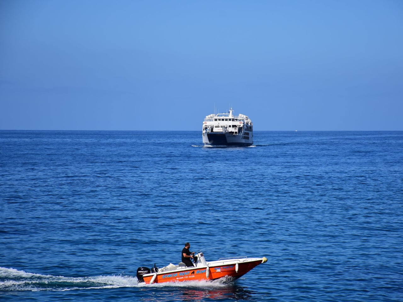 Best Taxi boast services in southern Crete, Sfakia Port To Loutro Village, Agia Roumeli Village, Marmara Beach, Glyka Nera (Sweewater) Beach, tripiti beach, taxi boat south chania sfakia, notos mare adventures sfakia, night taxi boat transfer to loutro village