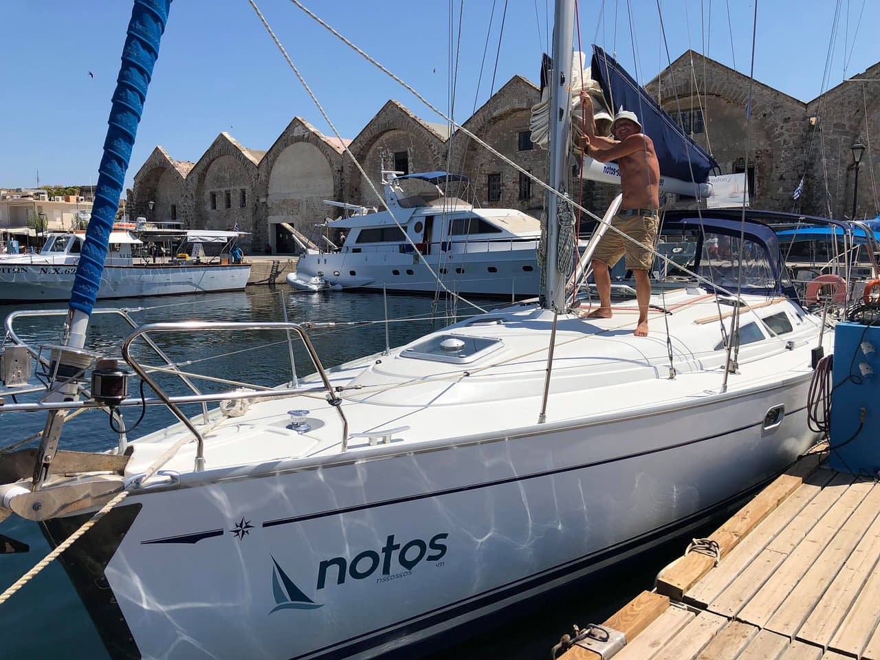 Daily Sailing Trip In Chania Crete, Daily Sailing Cruise Chania Crete, best sailing trip chania Crete, best activity chania crete, most friendly sipper chania crete, notos sailing chania crete, nikos skipper notos sailing chania, sailing tours chania crete