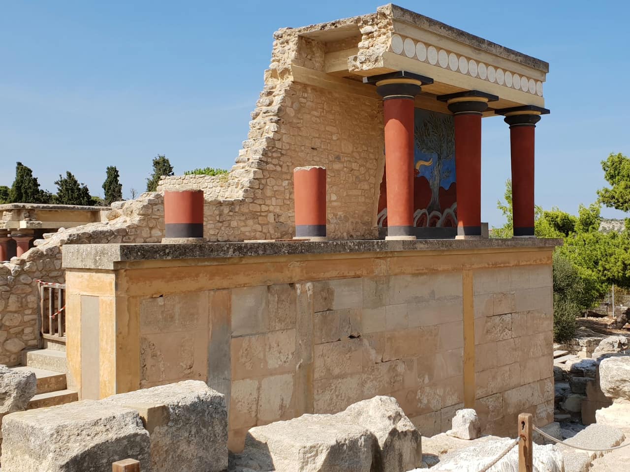 Private Tour to Knossos Minoan Palace, Archaeological Museum departing from Chania, chania best tour to knossos and museum, chania town activities, tour to minoan palace and archaeological museum, museum heraklion small private tour