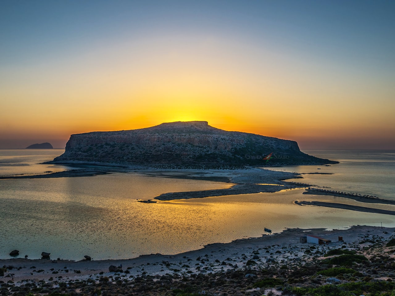 Shades of Blue Explore Balos Lagoon & Falassarna Beach, balos lagoon day tour, falassarna falasarna beach day tour, phalassarna beach daily tour from chania, activities for families chania, private tours covid 19 crete, best activity chania crete