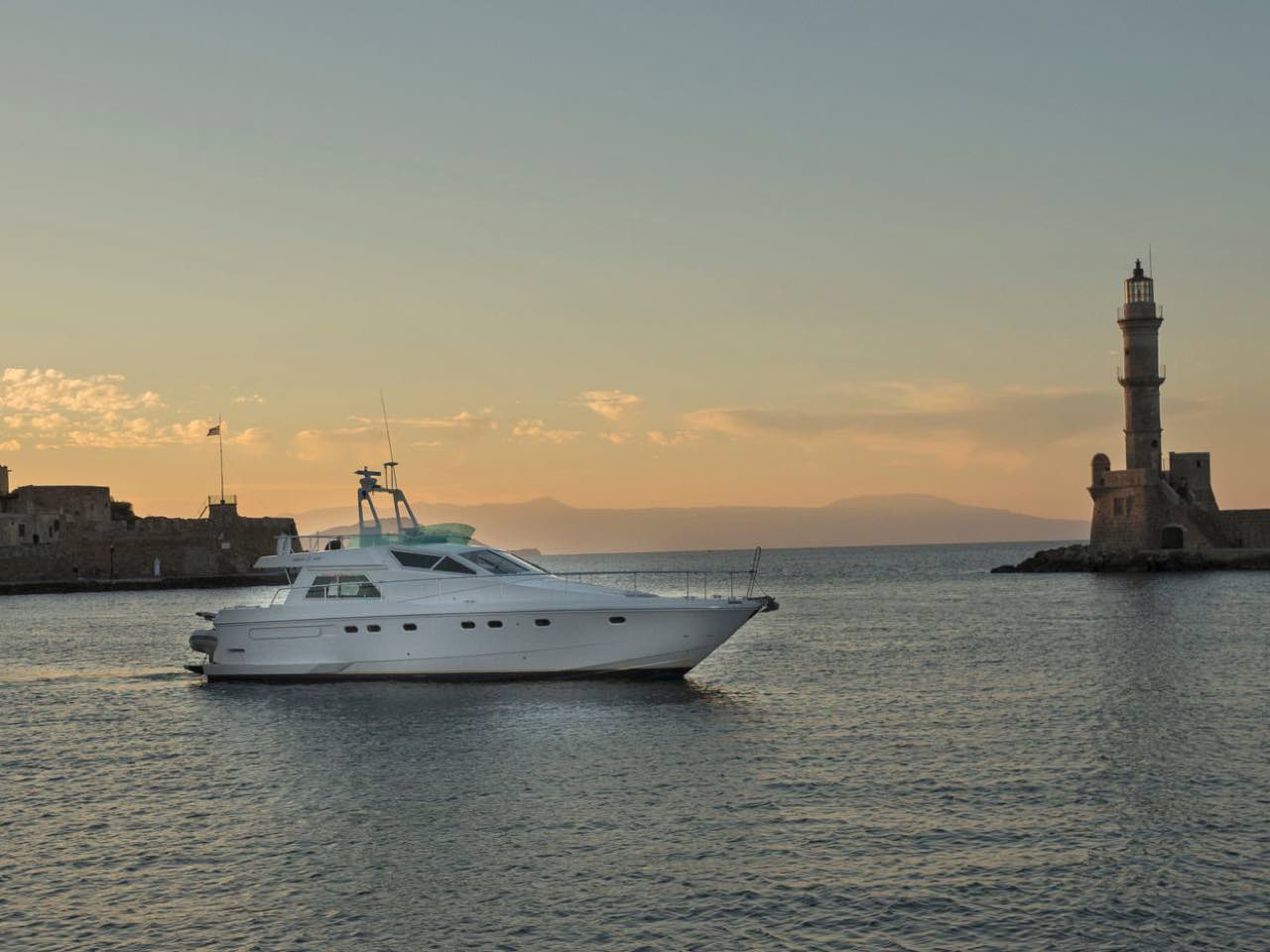 Daily Yacht Cruise Balos Lagoon Chania, Daily Yacht Cruise Gramvousa island Chania, best daily boat trip balos gramvousa, best activities chania crete, best boat cruises chania crete