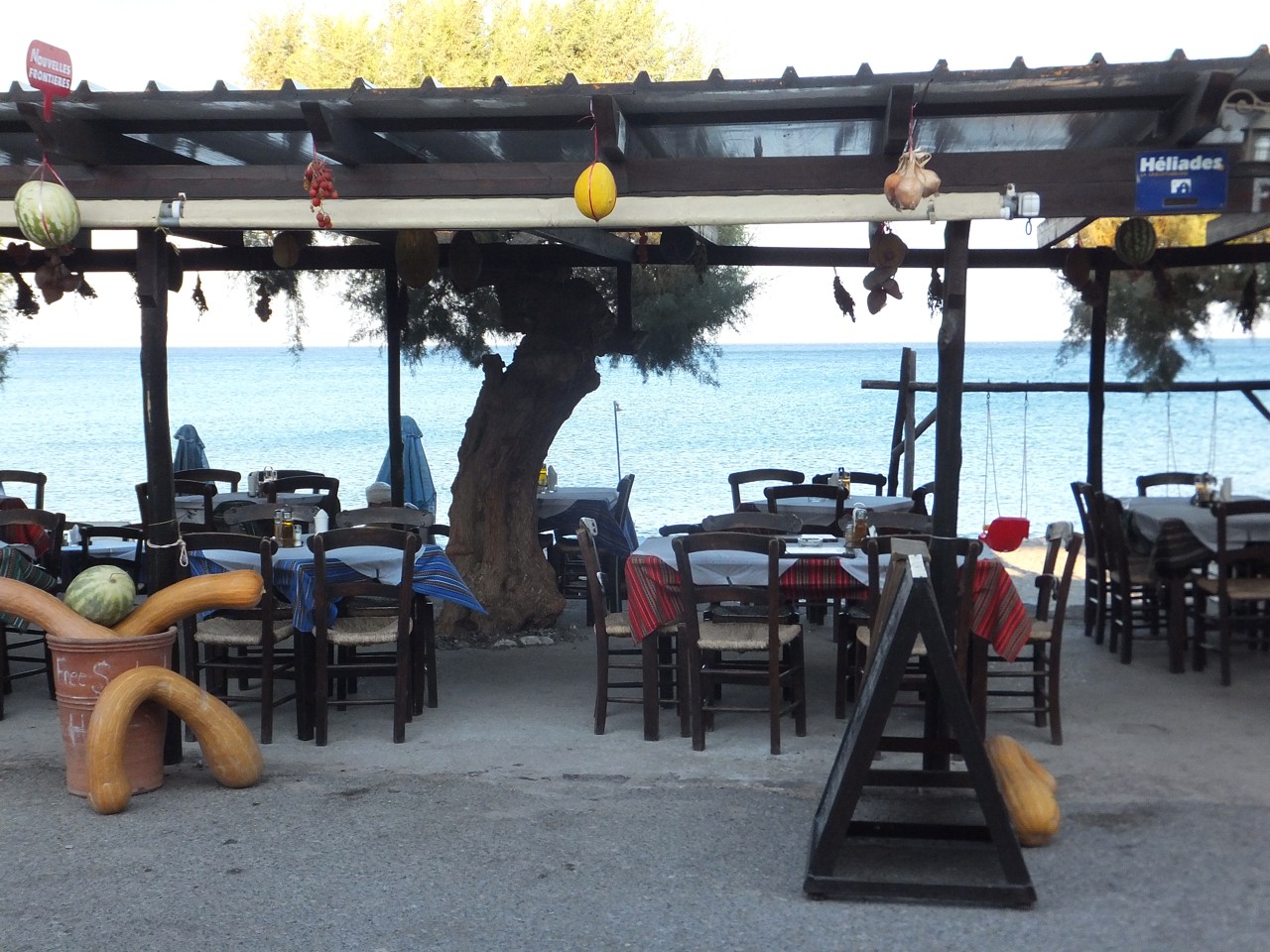 platanakis restaurant kato zakros, platanakis tavern kato zakros, eatery kato zakros, where to eat kato zakros, best food kato zakros east crete