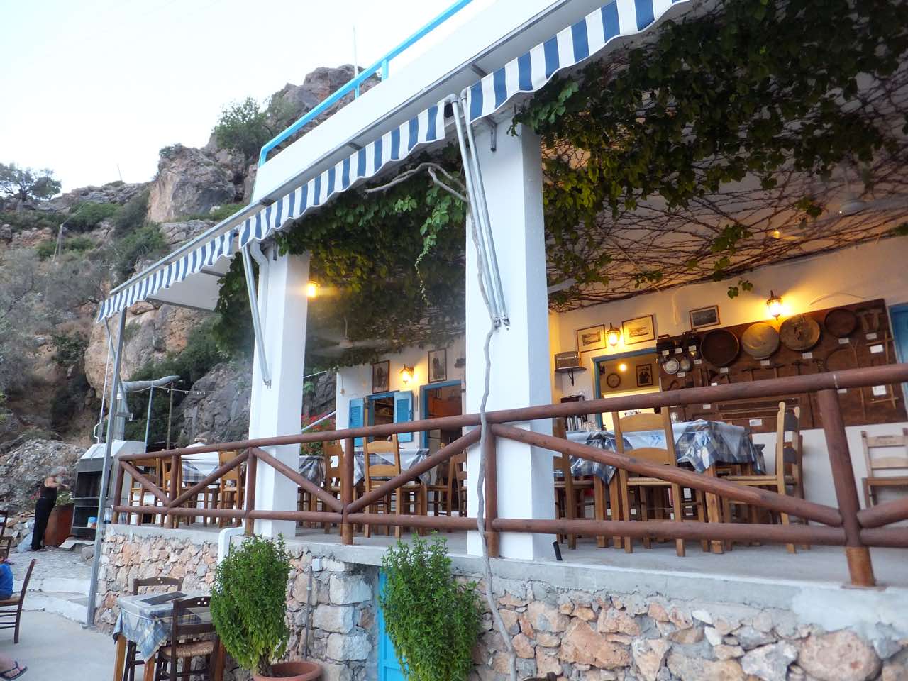 Taverna Stratis at magical Loutro Village, stratis eatery loutro village crete, stratis restaurant loutro, pantelitsa rooms