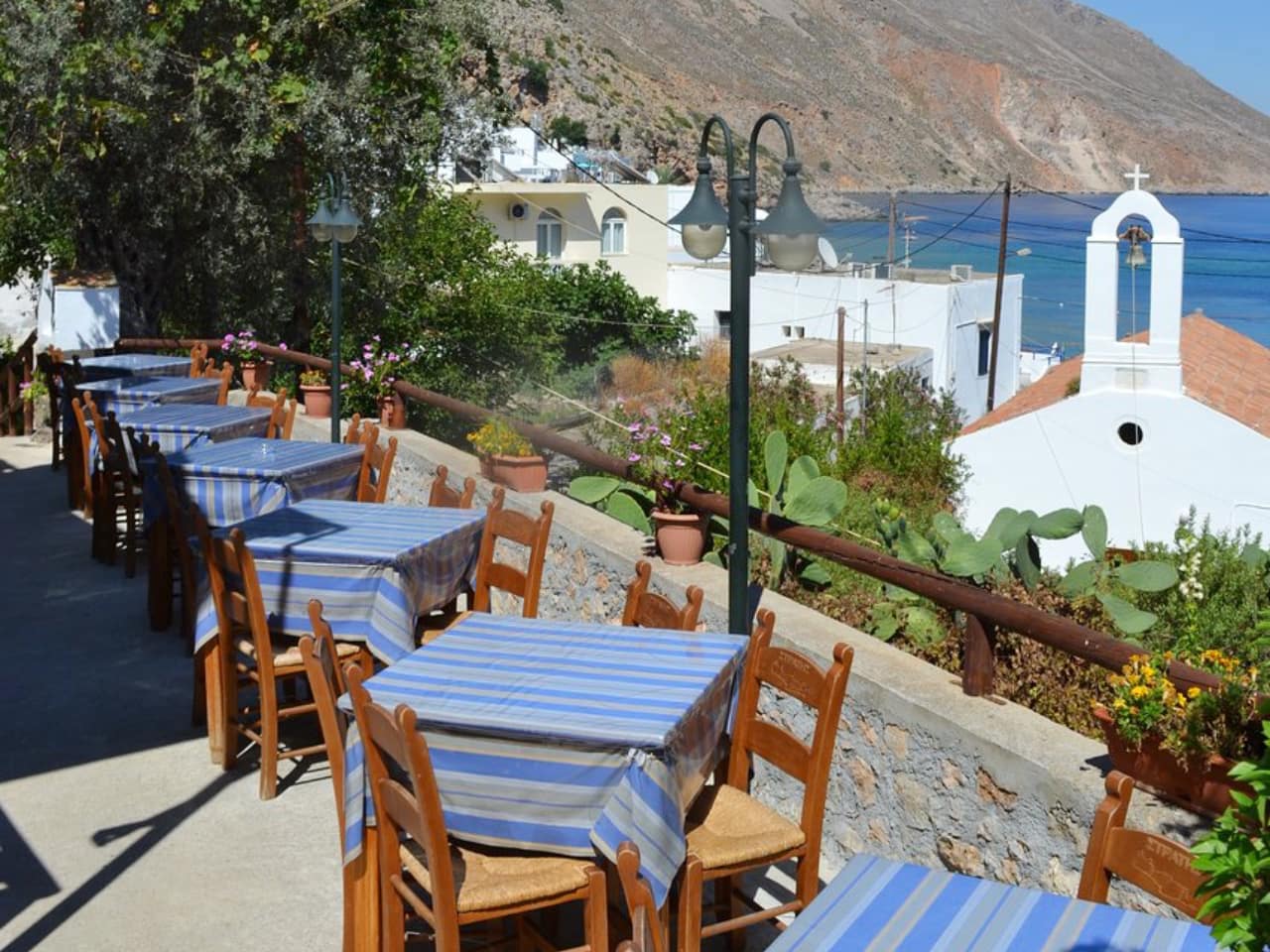 Taverna Stratis at magical Loutro Village, stratis eatery loutro village crete, stratis restaurant loutro, pantelitsa rooms