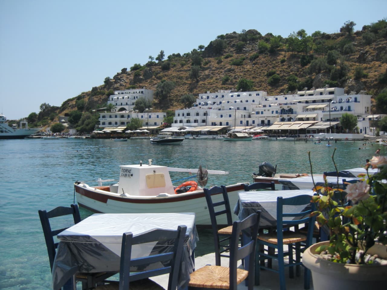 Helios restaurant loutro, ilios restaurant loutro village, best eateries loutro, loutro where to eat, things to do loutro, best restaurants loutro crete