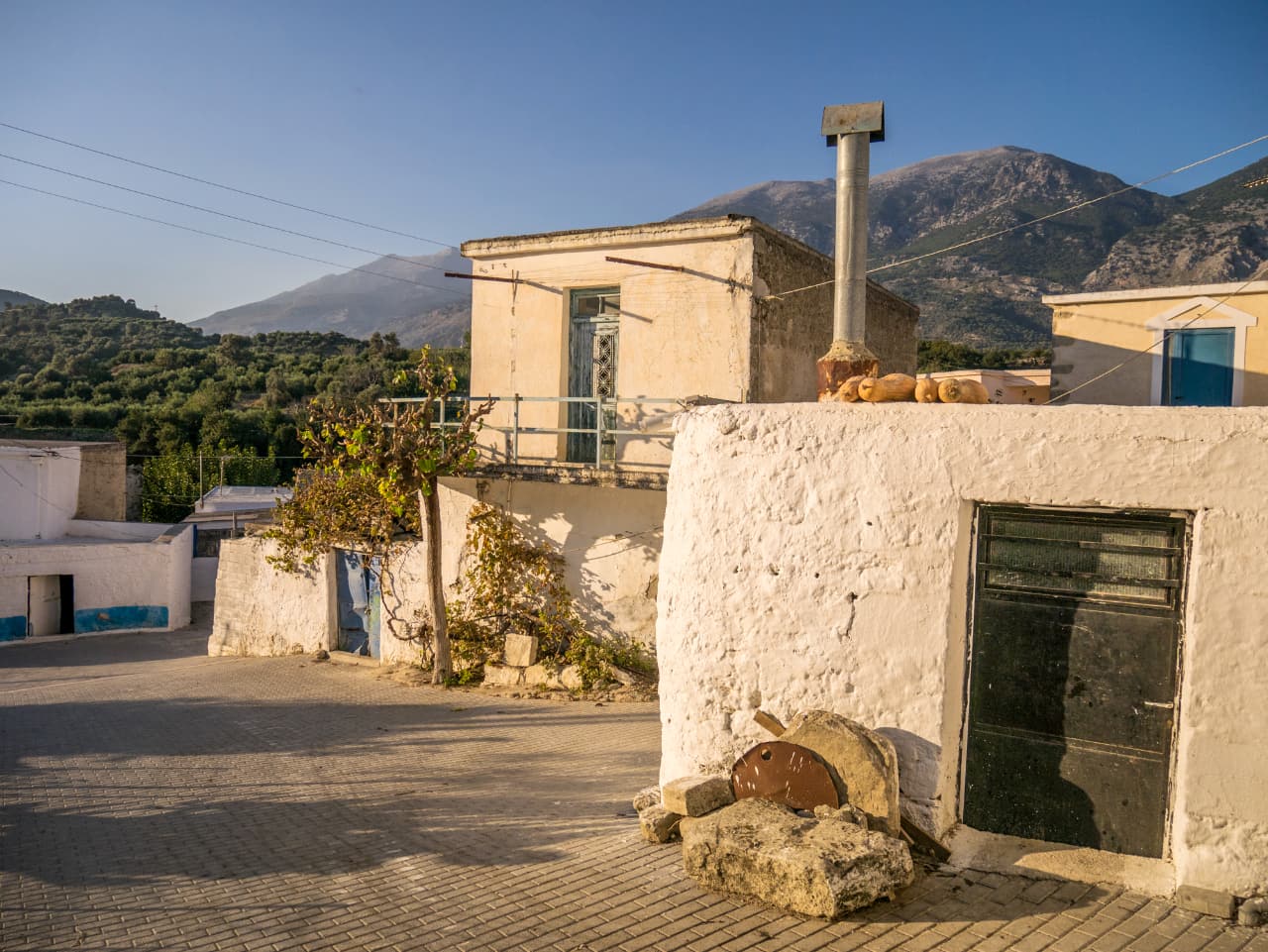 Zaros village travel guide, zaros village hotels, where to stay zaros village, activities zaros village, crete travel zaros, hiking zaros, zaros water, trout eat zaros crete, rouvas gorge zaros, bird watching zaros