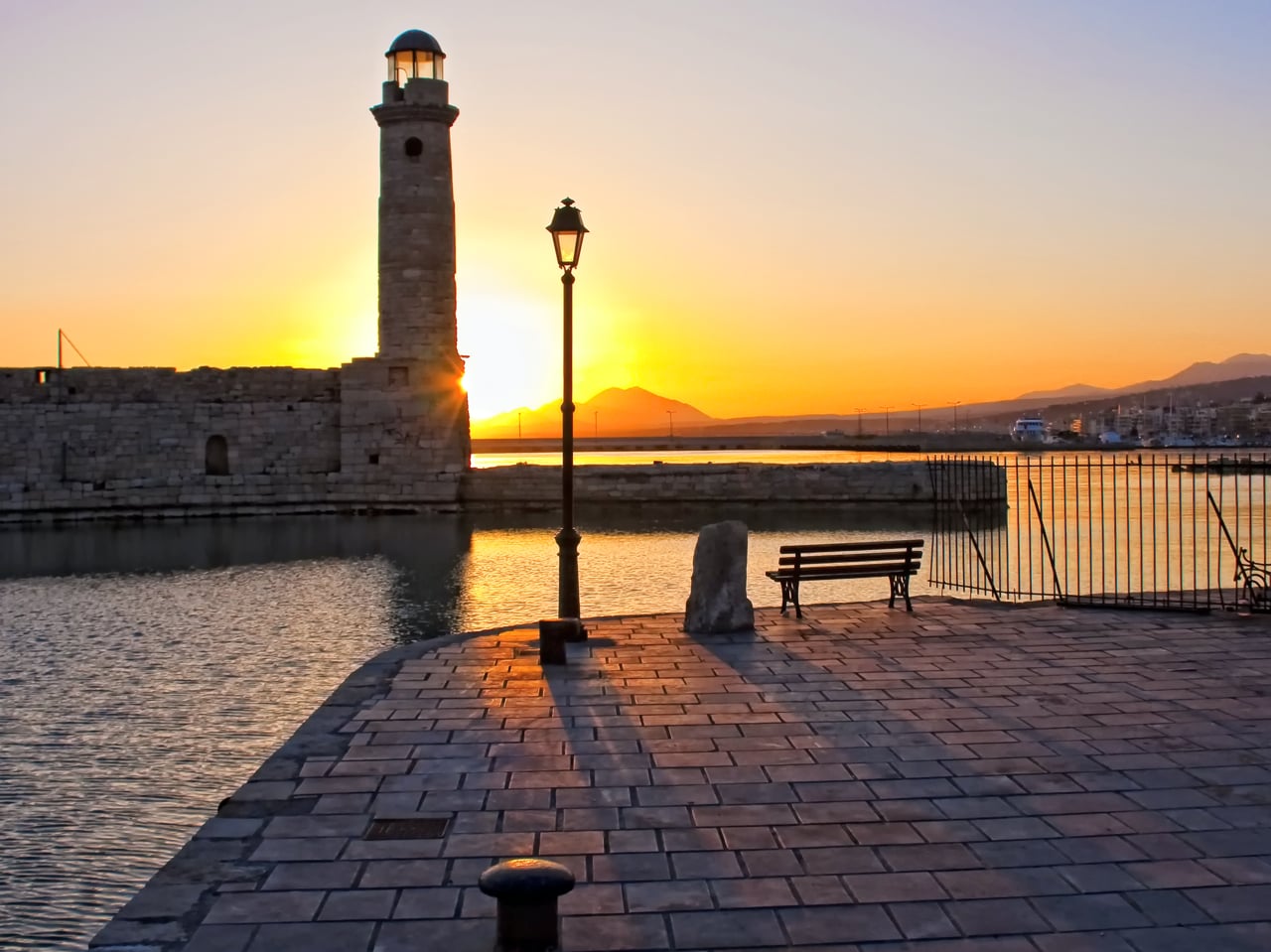 rethimno rethymno travel guide, rethimno city tour, rethimno hotels, rethymno gastronomy, rethymno activities, rethymno things to do, rethynmo venetian port, history of rethymno, museums of rethymno, churches of rethymno, what to do rethimno