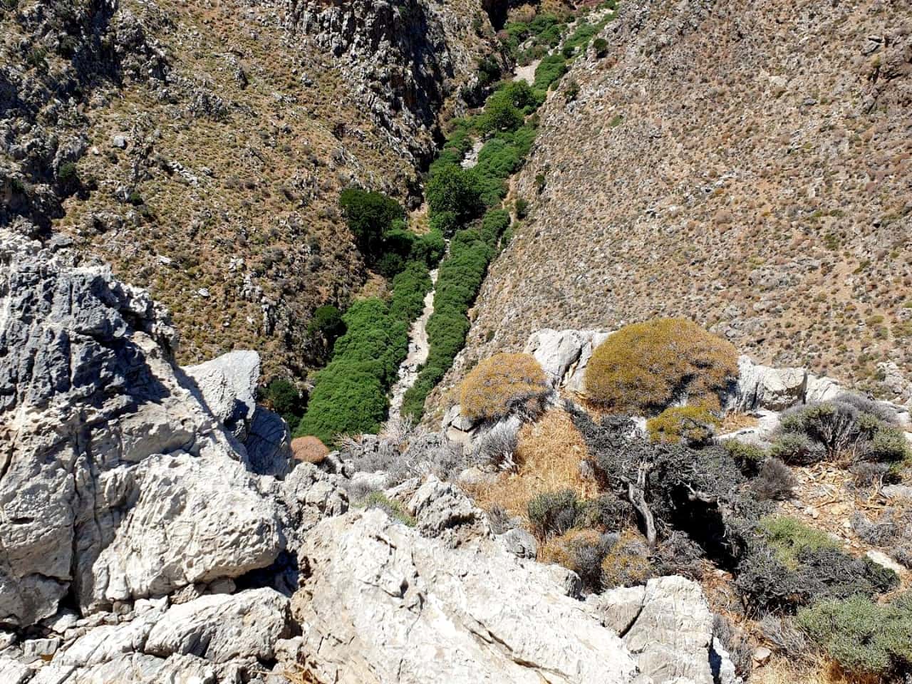 dead gorge, kato zakros travel guide, activities kato zakros crete, kato zakros where to stay, kato zakros hotels, things to do kato zakros, geopark sitia, dead's gorge hiking, hiking routes kato zakros, e4 european path kato zakros, east crete zakros, bird watching 