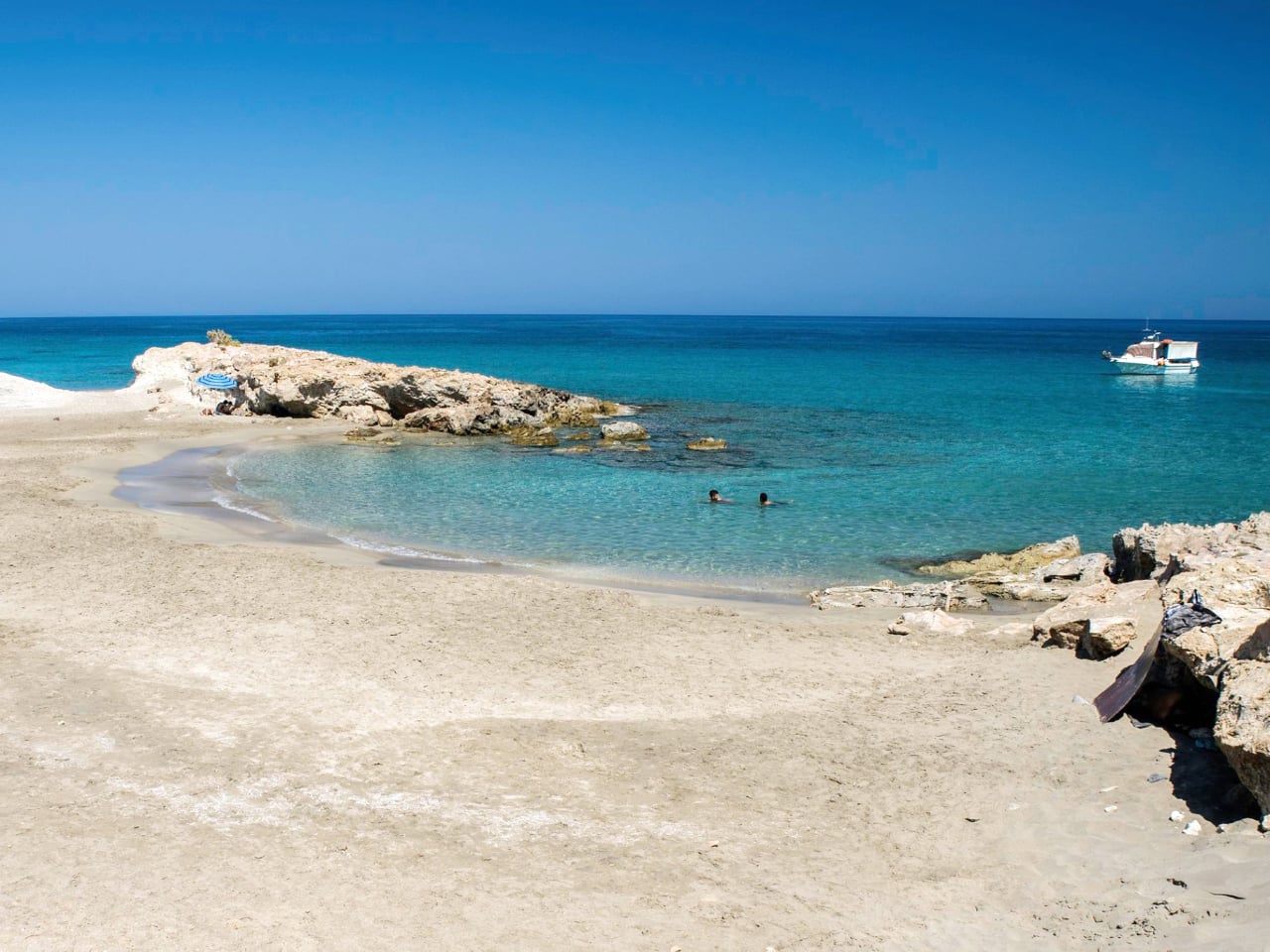 xerokambos travel guide, xerokampos beach east Crete, xerokambos village crete, xerokambos hotels villas, xerokambos activities, where to eat xerokabos