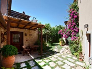 kalimera archanes village, kalimera arhanes village, restored houses hotel archanes, best place to stay archanes village, archanes accommodation, traditional houses archanes, traditional residences archanes village, archanes activities travel guide, houses nearby knossos palace