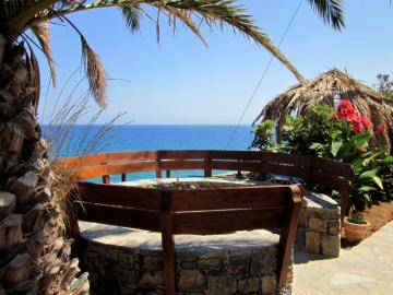 mochlos mare apartments, Mohlos mare apartments east crete, mochlos village best place to stay, accommodation mohlos village, sea view small hotel mochlos, warm hospitality apartments studios mochlos village, small family hotel mochlos village