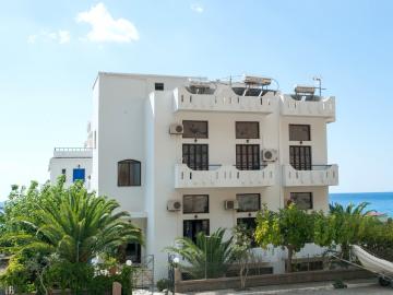 Artemis Studios Agia Roumeli Sfakia Crete, Split Level Studio Artemis Hotel, Agia roumeli small hotel, quiet hotel agia roumeli crete