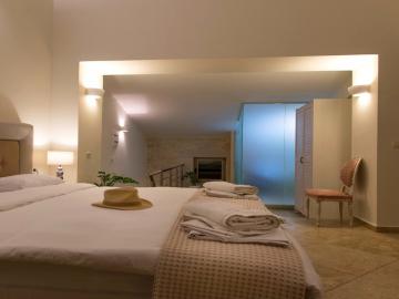 bedroom libyan mare hotel suites, Erato Master Suite, paleochora hotels, sea view hotel with pool