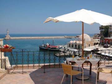 Belmondo Hotel, excellent location, harbour views, rooms and building character and history chania, Chania old port hotel, sea view hotel chania old town, belmonto hotel, belmodo hotel chania, chania travel guide, activities chania