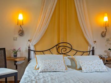 Double Room with Balcony, Ionas Boutique Hotel chania, Ionas Historic Hotel chania crete, Small hotel chania old town