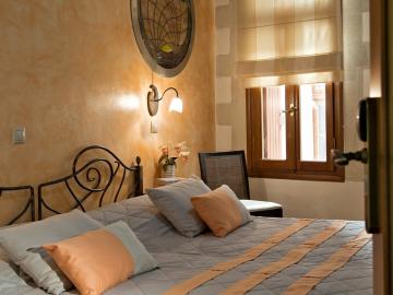 standard double room, Ionas Boutique Hotel chania, Ionas Historic Hotel chania crete, Small hotel chania old town
